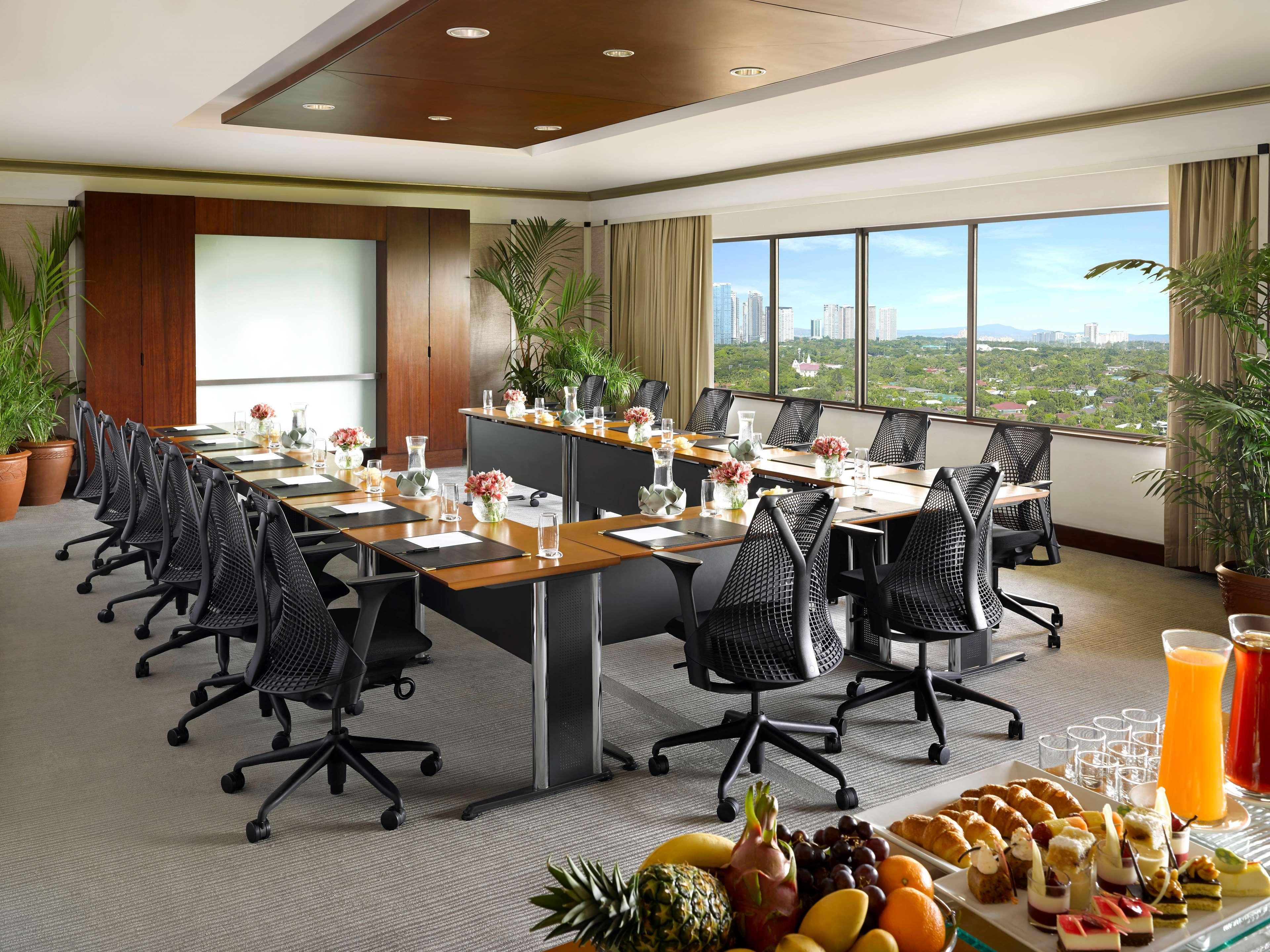 Dusit Thani Manila Makati City Exterior foto Meeting room