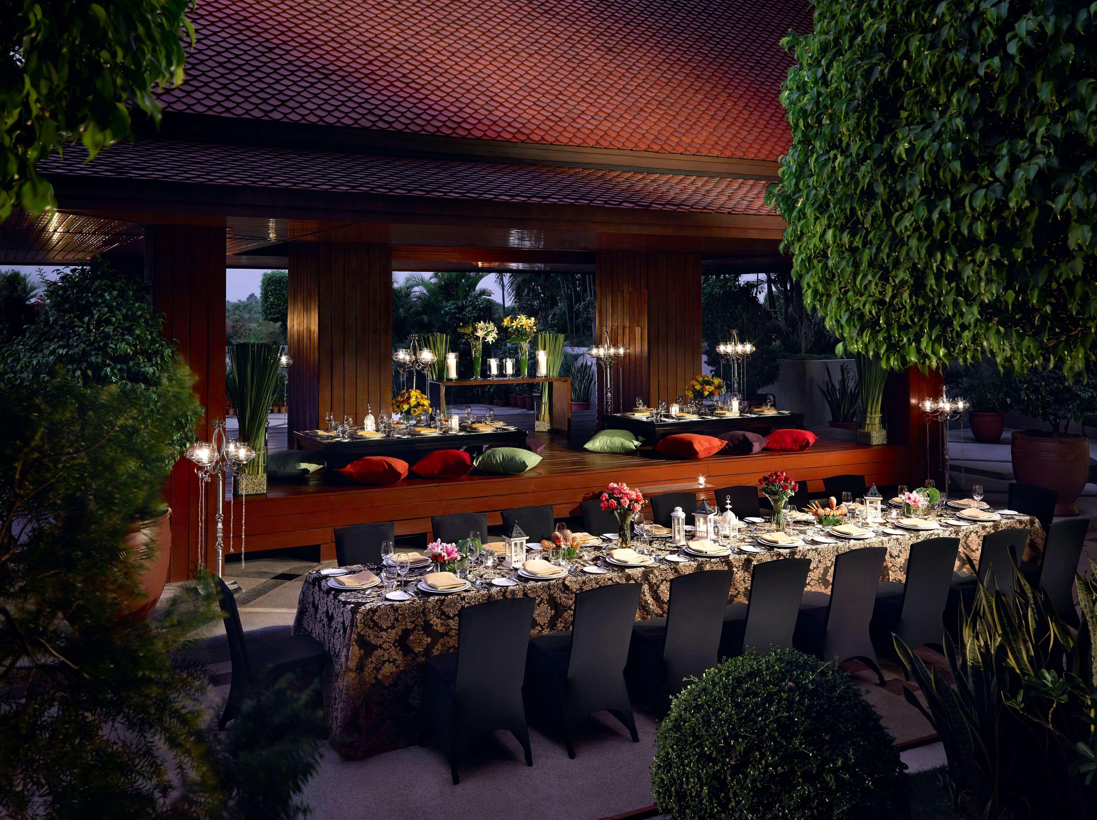Dusit Thani Manila Makati City Exterior foto The Sala Thai restaurant