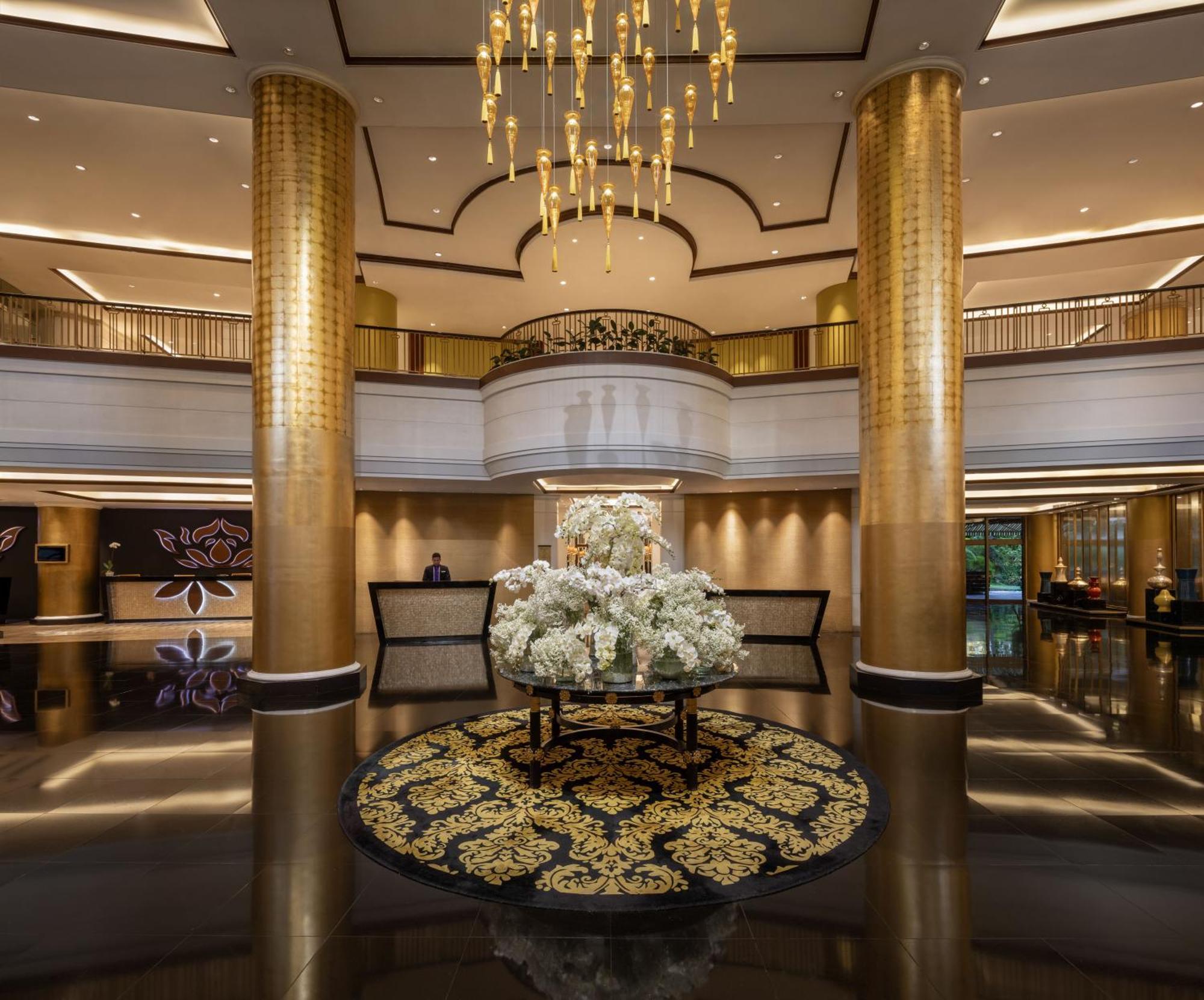 Dusit Thani Manila Makati City Exterior foto The lobby of the hotel