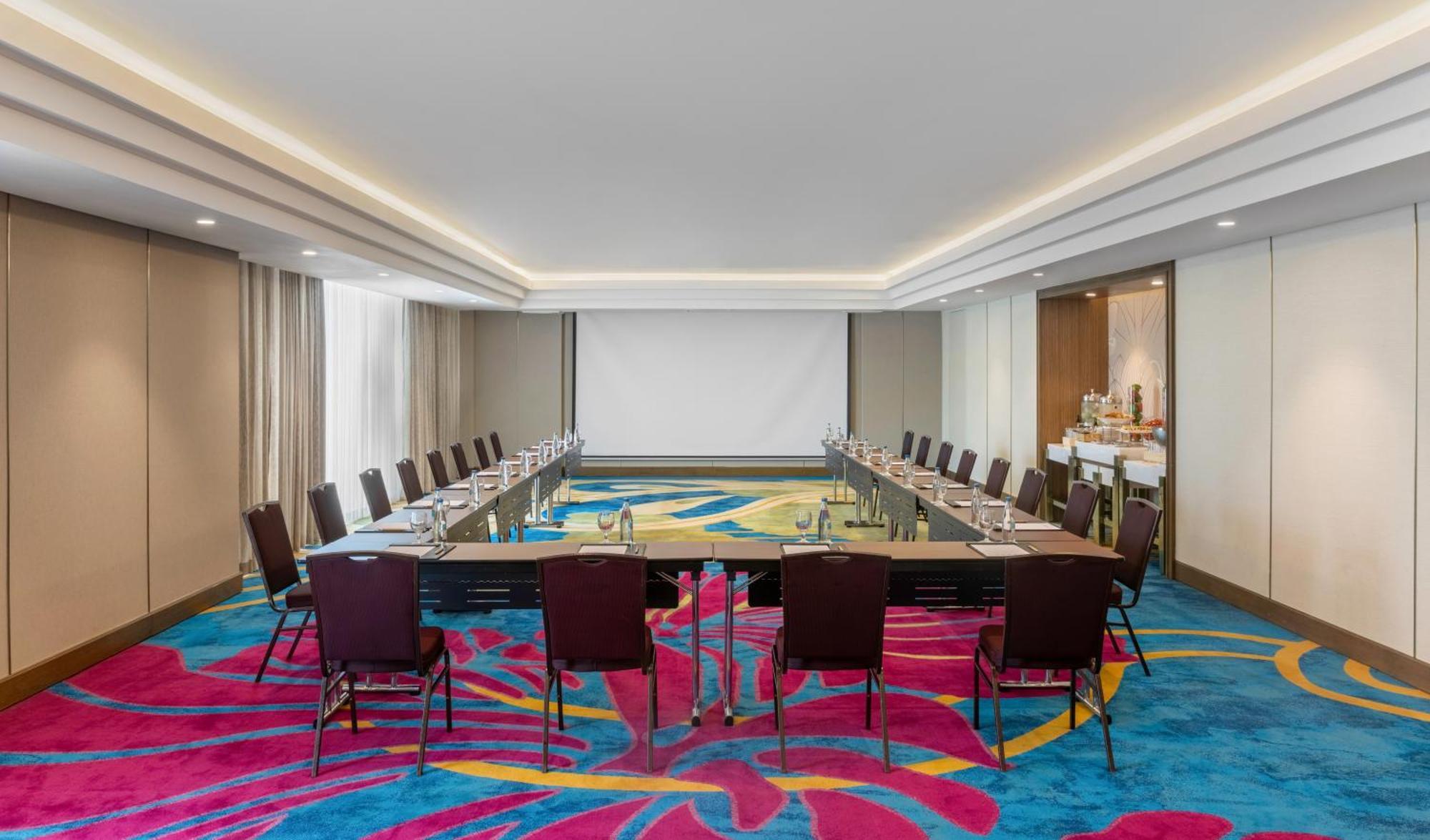 Dusit Thani Manila Makati City Exterior foto Meeting room