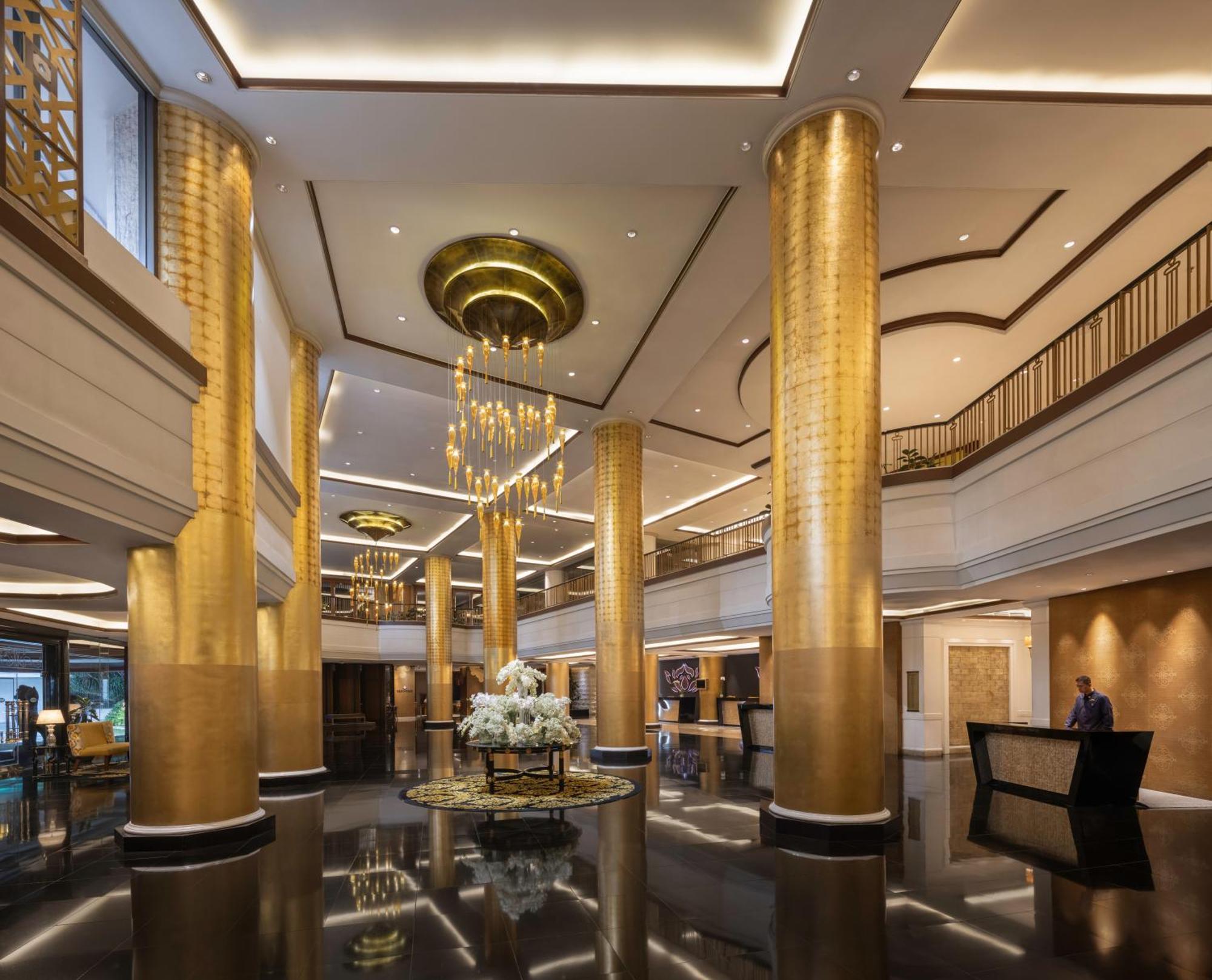 Dusit Thani Manila Makati City Exterior foto The lobby of the hotel