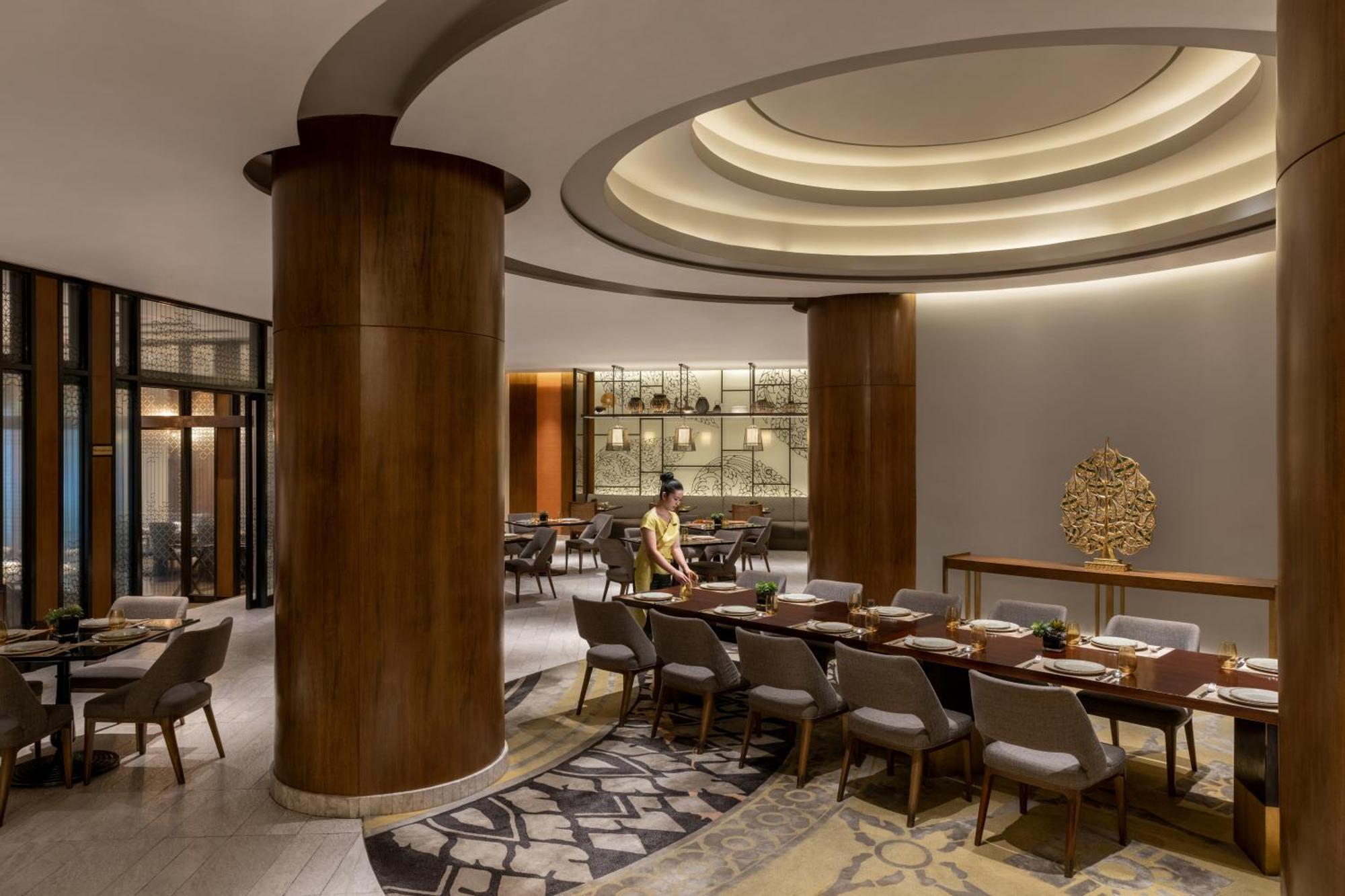Dusit Thani Manila Makati City Exterior foto The restaurant