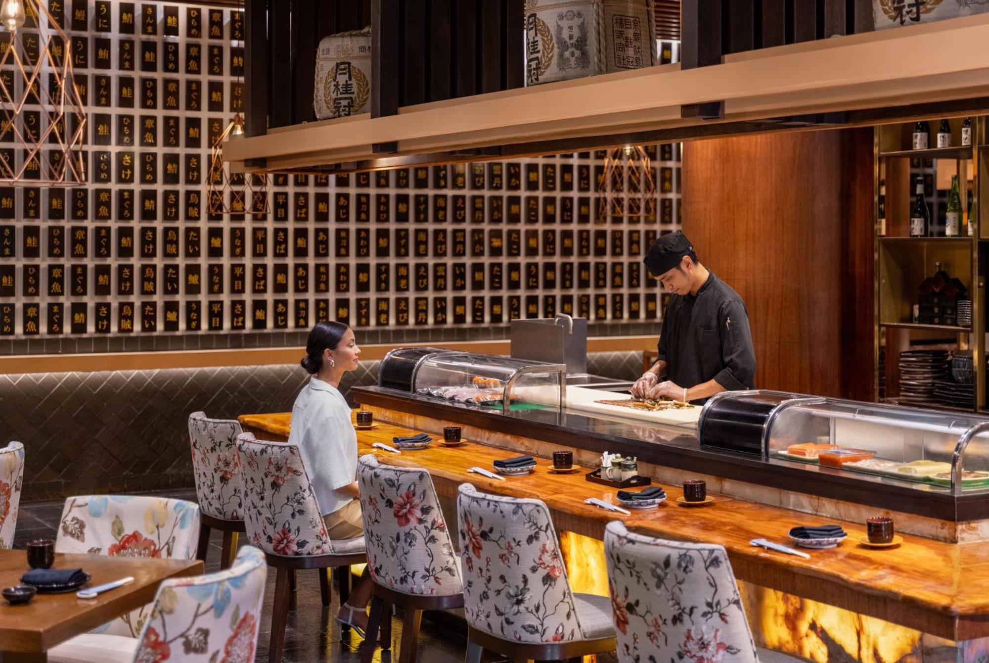 Dusit Thani Manila Makati City Exterior foto Sushi Bar