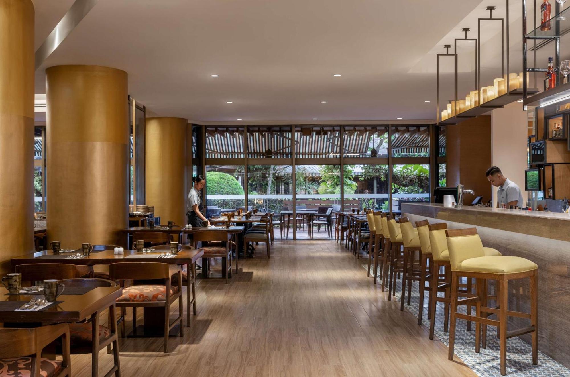 Dusit Thani Manila Makati City Exterior foto The Bar